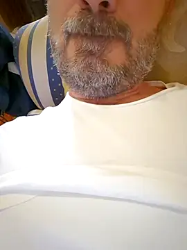 Snapshot of 1talianBeutifulCock chatting on 03.03.25 1talianBeutifulCock online show from 03.03.25