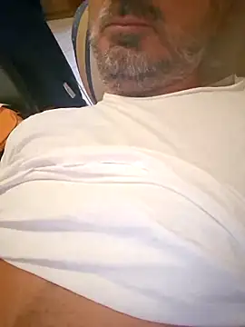 Snapshot of 1talianBeutifulCock chatting on 10.19.25 1talianBeutifulCock online show from 10.19.25