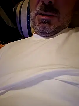 Snapshot of 1talianBeutifulCock chatting on 10.21.25 1talianBeutifulCock online show from 10.21.25