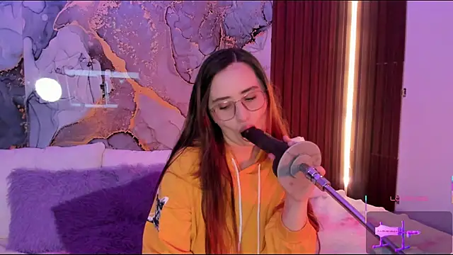 centaurigirl online show from 12.15.25