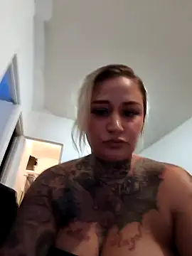 Snapshot of Lisacasandra chatting on 01.04.25 Lisacasandra online show from 01.04.25