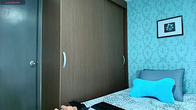 KazzuRoux001 online show from 12.21.24