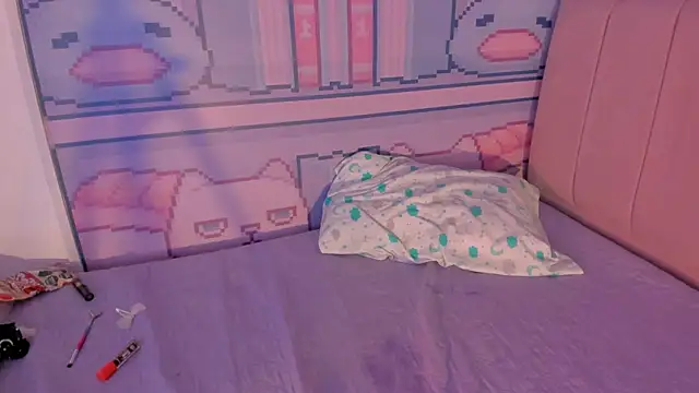 Snapshot of _18alice chatting on 12.15.24 18alice online show from 12.15.24