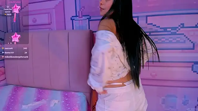 Snapshot of _18alice chatting on 12.20.24 18alice online show from 12.20.24