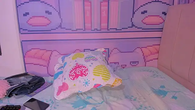 Snapshot of _18alice chatting on 03.08.25 18alice online show from 03.08.25