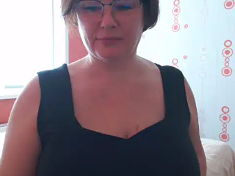 Nora Star online show from 03.08.25