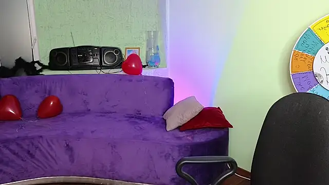 Snapshot of Nika_Kitten chatting on 02.12.25 Nika Kitten online show from 02.12.25