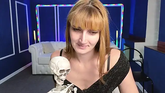 Snapshot of Nika_Kitten chatting on 02.13.25 Nika Kitten online show from 02.13.25