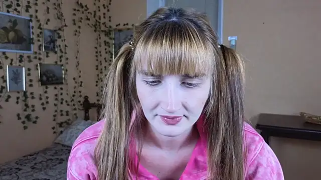 Snapshot of Nika_Kitten chatting on 02.25.25 Nika Kitten online show from 02.25.25