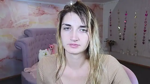 Snapshot of Nika_Kitten chatting on 10.22.25 Nika Kitten online show from 10.22.25