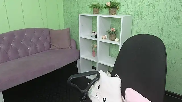 Snapshot of Nika_Kitten chatting on 10.31.25 Nika Kitten online show from 10.31.25