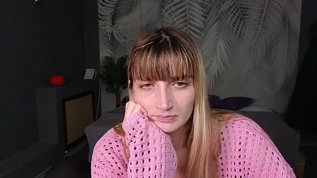 Snapshot of Nika_Kitten chatting on 11.04.25 Nika Kitten online show from 11.04.25