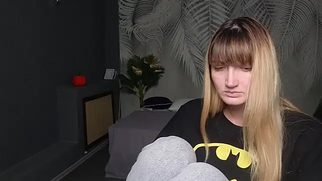 Snapshot of Nika_Kitten chatting on 11.28.25 Nika Kitten online show from 11.28.25