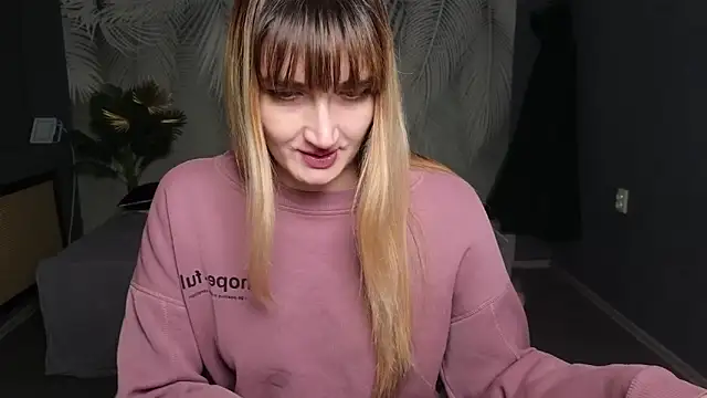 Snapshot of Nika_Kitten chatting on 12.03.25 Nika Kitten online show from 12.03.25