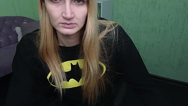 Snapshot of Nika_Kitten chatting on 12.05.25 Nika Kitten online show from 12.05.25