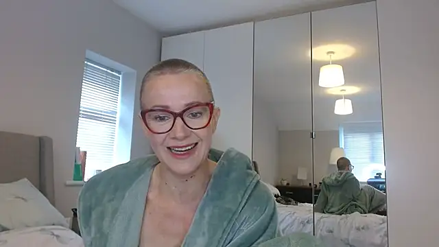 ELEGANT-ARIA36 online show from 03.11.25