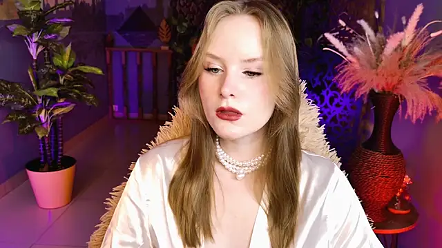Snapshot of VivienLeeigh chatting on 05.12.26 VivienLeeigh online show from 05.12.26