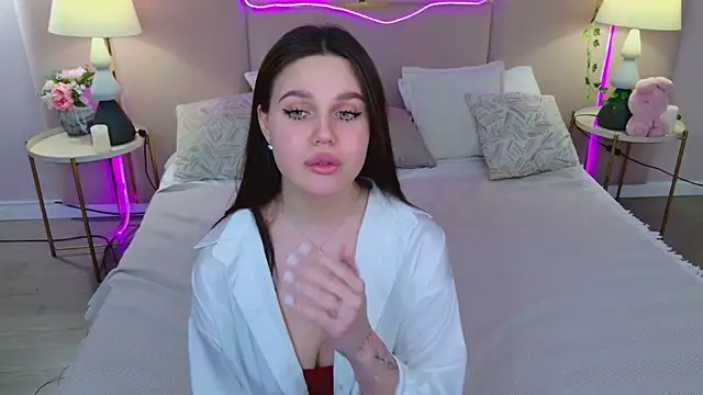 RihannaRose online show from 03.15.25