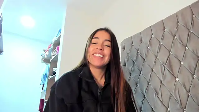 Snapshot of AriaMontgomery chatting on 12.30.24 AriaMontgomery online show from 12.30.24