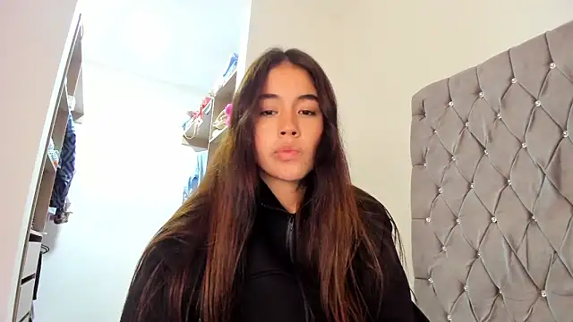 Snapshot of AriaMontgomery chatting on 12.31.24 AriaMontgomery online show from 12.31.24