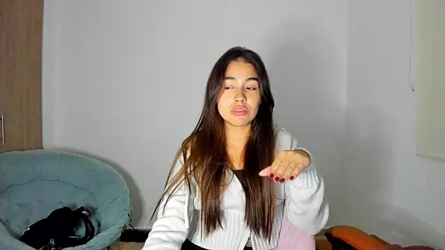 Snapshot of AriaMontgomery chatting on 02.19.25 AriaMontgomery online show from 02.19.25