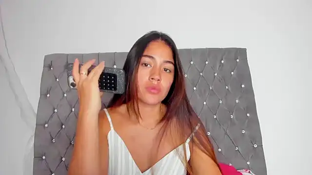 Snapshot of AriaMontgomery chatting on 09.22.25 AriaMontgomery online show from 09.22.25