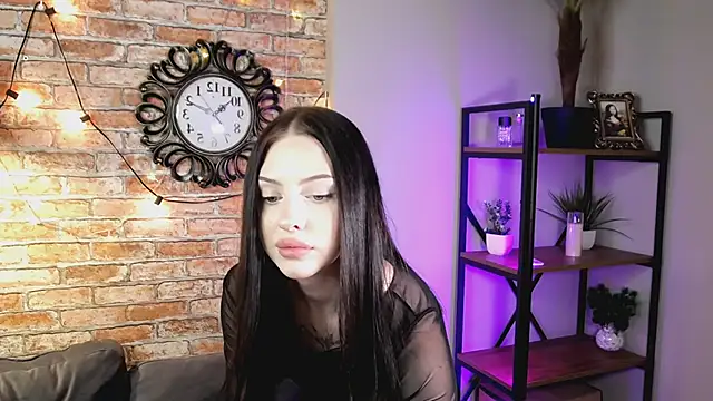 StellaryShy online show from 12.17.24