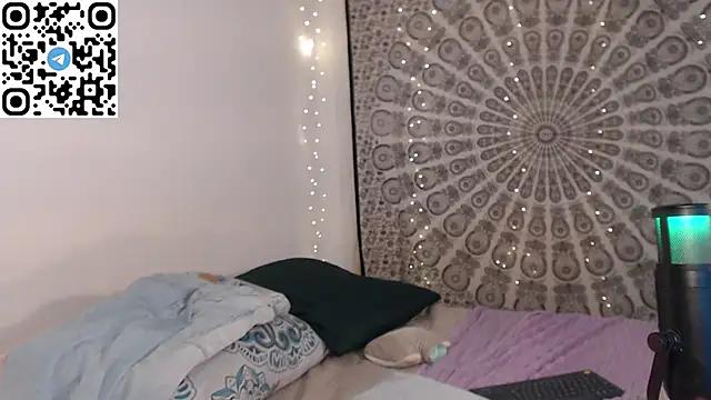 Snapshot of Angie_nova chatting on 03.15.25 Angie nova online show from 03.15.25