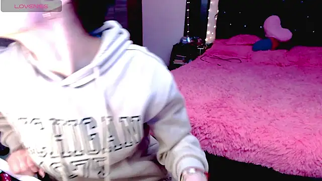 holy juli online show from 12.04.25