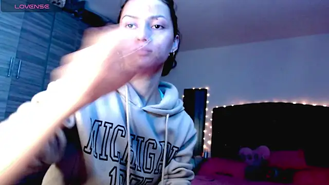 holy juli online show from 12.16.25