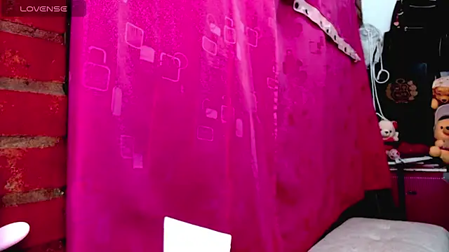 holy juli online show from 01.08.26