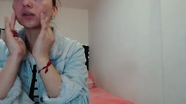 holy juli online show from 04.03.26