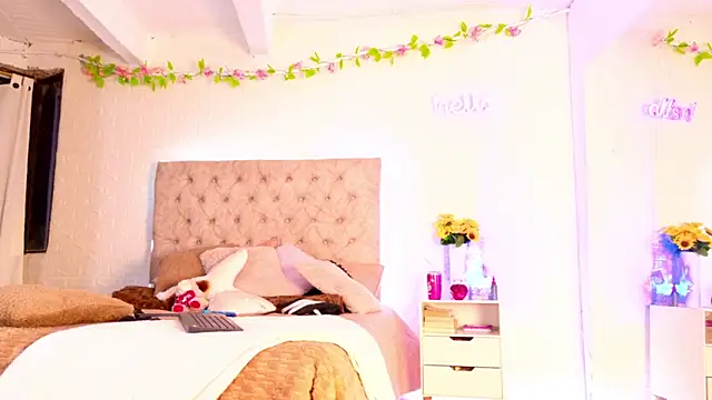 Snapshot of Anastasia2023 chatting on 10.13.25 Anastasia2023 online show from 10.13.25