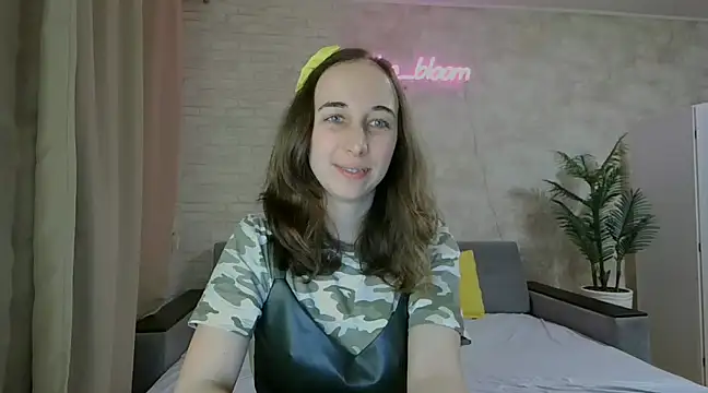 Snapshot of Anika_bloom chatting on 01.31.25 Anika bloom online show from 01.31.25