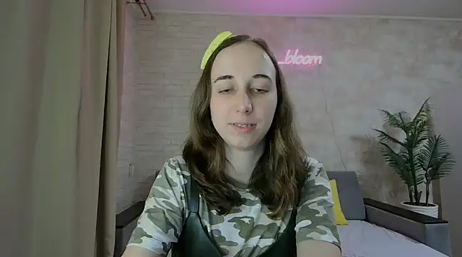 Snapshot of Anika_bloom chatting on 02.01.25 Anika bloom online show from 02.01.25