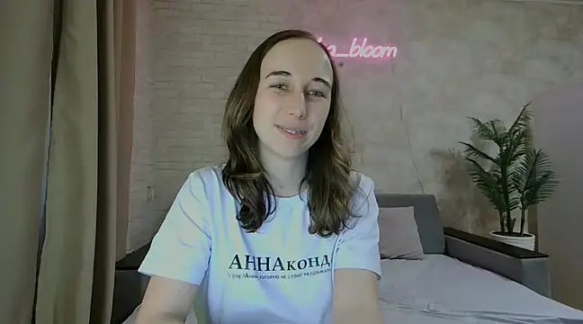 Snapshot of Anika_bloom chatting on 02.03.25 Anika bloom online show from 02.03.25