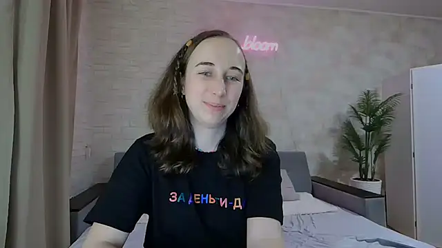 Snapshot of Anika_bloom chatting on 02.07.25 Anika bloom online show from 02.07.25