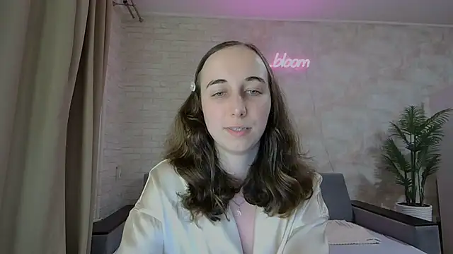 Snapshot of Anika_bloom chatting on 02.10.25 Anika bloom online show from 02.10.25