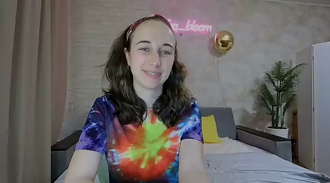 Snapshot of Anika_bloom chatting on 02.16.25 Anika bloom online show from 02.16.25