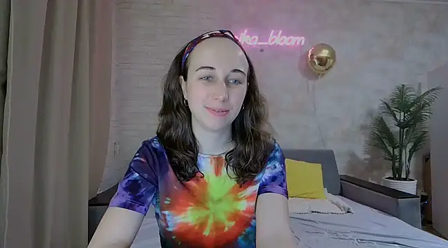 Snapshot of Anika_bloom chatting on 02.17.25 Anika bloom online show from 02.17.25