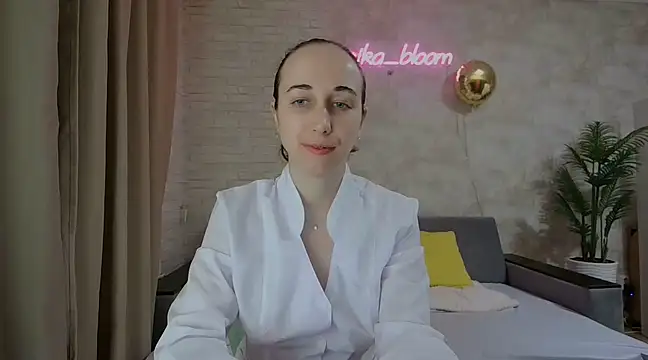 Snapshot of Anika_bloom chatting on 02.17.25 Anika bloom online show from 02.17.25