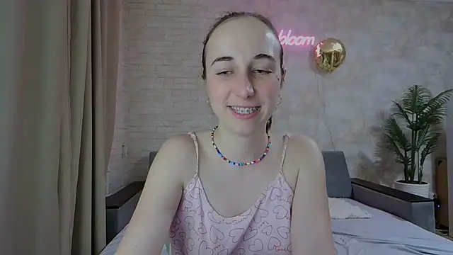 Snapshot of Anika_bloom chatting on 02.20.25 Anika bloom online show from 02.20.25