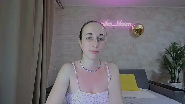 Snapshot of Anika_bloom chatting on 02.21.25 Anika bloom online show from 02.21.25