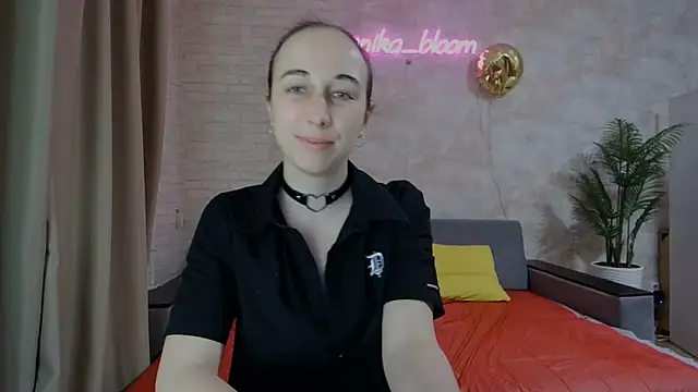 Snapshot of Anika_bloom chatting on 02.24.25 Anika bloom online show from 02.24.25