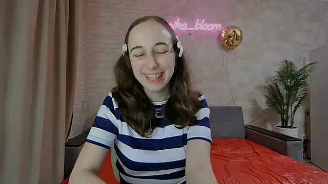 Snapshot of Anika_bloom chatting on 02.24.25 Anika bloom online show from 02.24.25