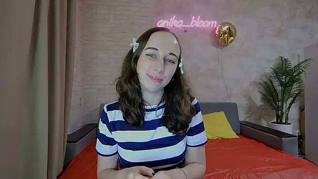 Snapshot of Anika_bloom chatting on 02.25.25 Anika bloom online show from 02.25.25