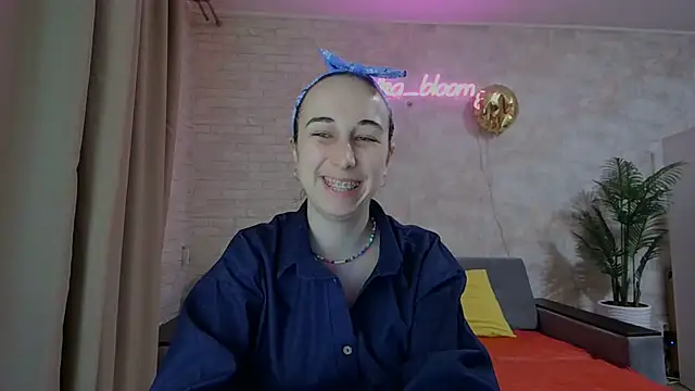 Snapshot of Anika_bloom chatting on 02.26.25 Anika bloom online show from 02.26.25