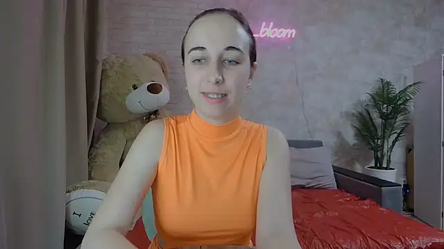 Snapshot of Anika_bloom chatting on 03.10.25 Anika bloom online show from 03.10.25