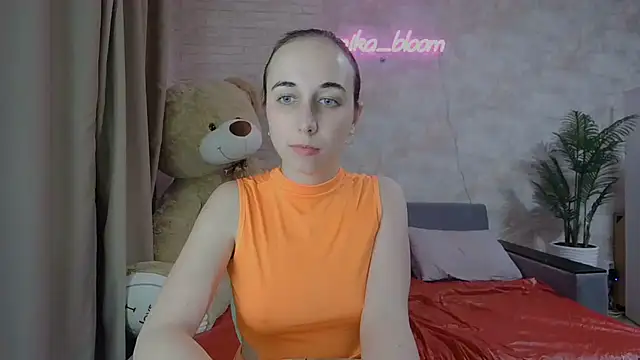 Snapshot of Anika_bloom chatting on 03.11.25 Anika bloom online show from 03.11.25