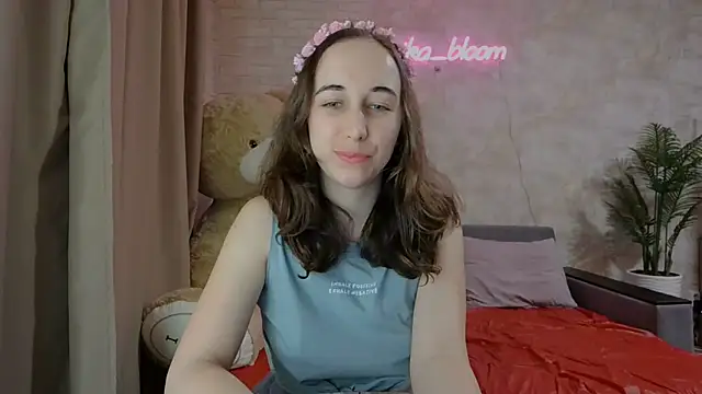 Snapshot of Anika_bloom chatting on 03.12.25 Anika bloom online show from 03.12.25